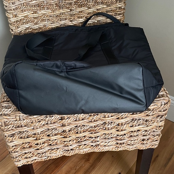 Under Armour Black Duffel Bag - Picture 7 of 7